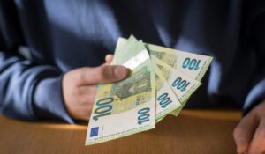 Συντάξεις: Ανατροπή με το ανοιξιάτικο επίδομα 250 ευρώ