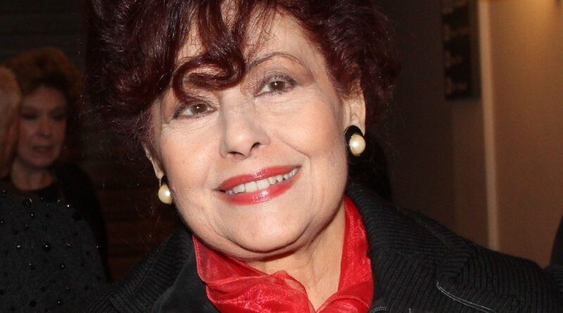 Εσπευσμένα στο νοσοκομείο η Ελένη Ανουσάκη: Η πάθηση με την οποία διαγνώστηκε