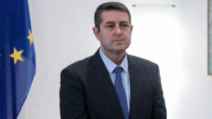 ΕΚΤΑΚΤΟ: Διασωληνωμένος στη ΜΕΘ με ανεύρυσμα στον εγκέφαλο πασίγνωστος Έλληνας Βουλευτής