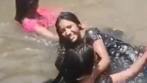 Τρεις έφηβες πνίγηκαν για μία selfie σε καταρράκτη