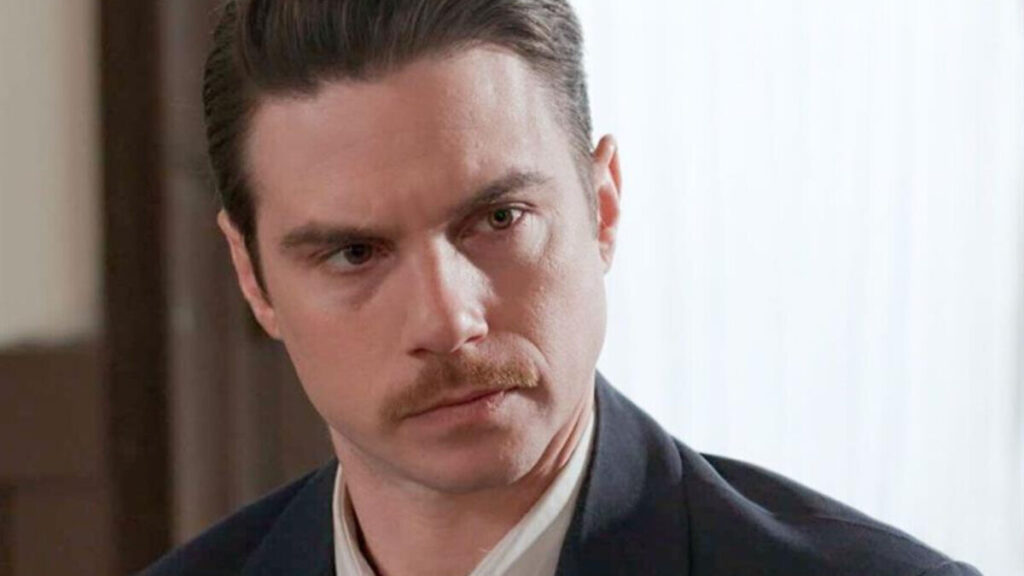 Grand Hotel: Ο Άρης αποκαλύπτει στον Πέτρο την εγκυμοσύνη της Αλίκης