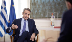 Η πολιτική έκπληξη της δεκαετίας: Ο κορυφαίος Έλληνας δημοσιογράφος που κλείνει ο Μητσοτάκης στη ΝΔ