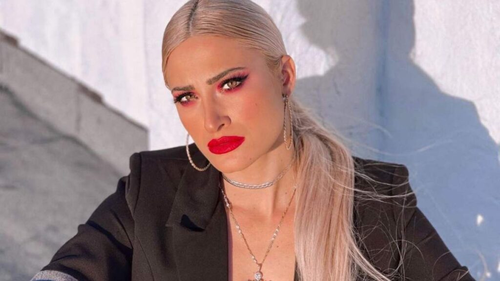 Ιωάννα Τούνη: Έδειξε δημόσια τον άνδρα που την κατέγραψε κρυφά – «Διασκέδαζε δίπλα μου»