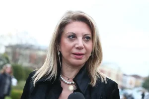 ΑΝΑΚΟΙΝΩΣΕ ΤΟ ΚΟΜΜΑ ΤΗΣ Η ΚΑΡΥΣΤΙΑΝΟΥ – ΑΥΤΟ ΕΙΝΑΙ ΤΟ ΟΝΟΜΑ TOY