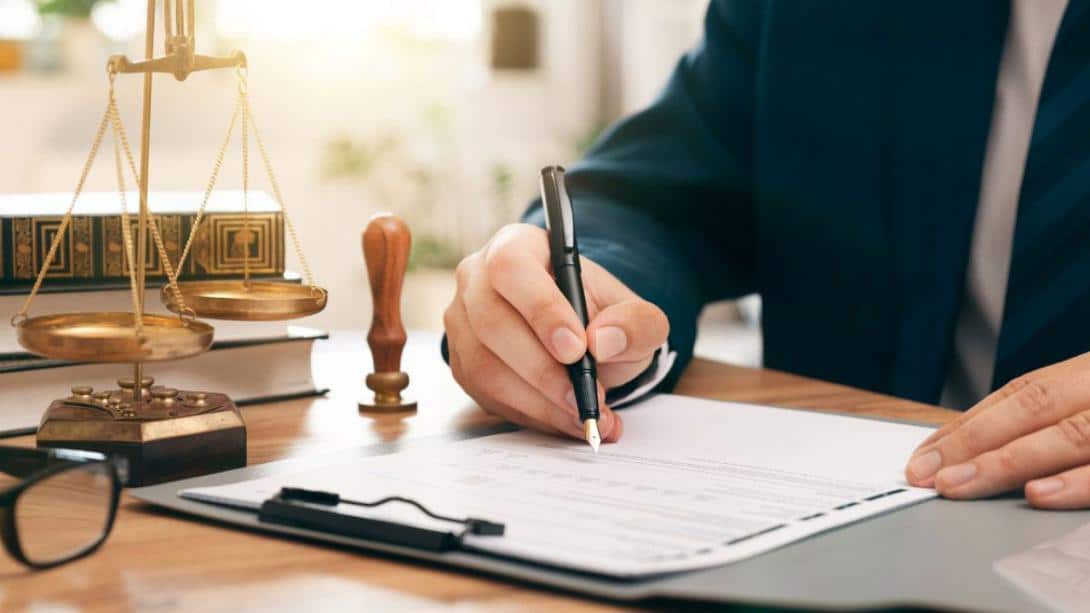 klironomiko dikaio shutterstock