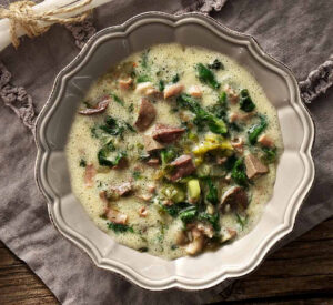 Όλοι τρώμε αλλά κανένας δεν ξέρει τι σημαίνει – Τι συμβολίζει η μαγειρίτσα το Μεγάλο Σάββατο