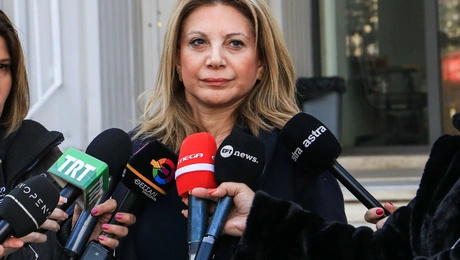 ΕΡΙΞΕ “ΒΟΜΒΑ” Η ΚΑΡΥΣΤΙΑΝΟΥ: ΑΥΤΟΣ ΕΙΝΑΙ Ο ΑΡΧΗΓΟΣ ΣΤΟ ΝΕΟ ΤΗΣ ΚΟΜΜΑ – ΣΟΚ