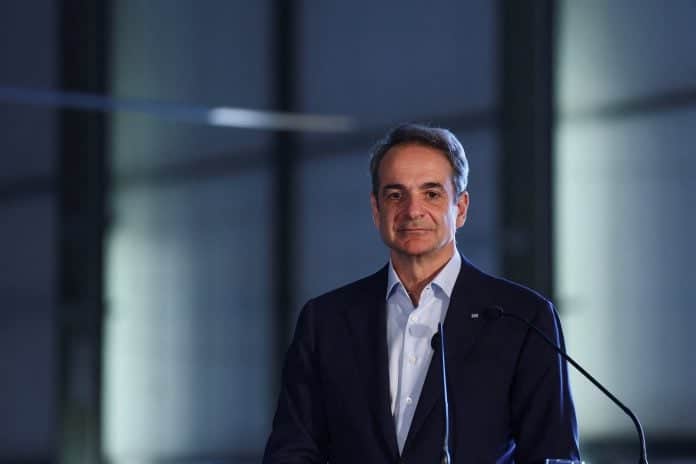 mitsotakis 2 696x464 1