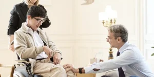 Ο Μητσοτάκης υποδέχθηκε μαθητή Ειδικού Σχολείου που του είχε στείλει επιστολή: «Με συγκίνησε»