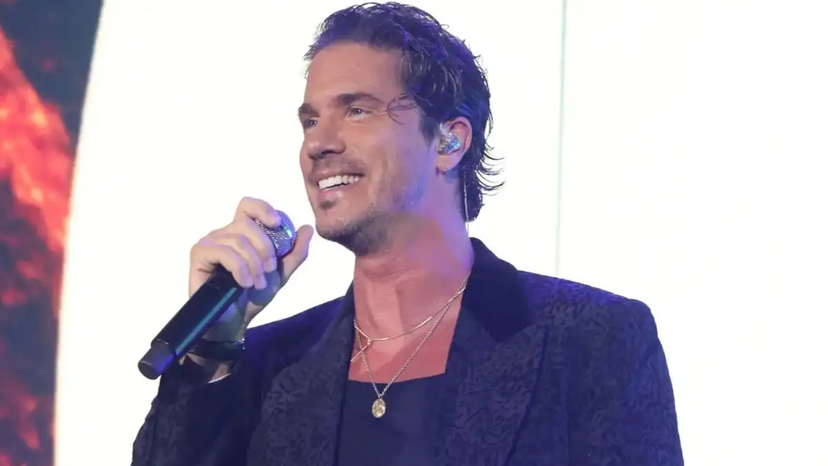 Σε σχέση ο Νίκος Οικονομόπουλος: Ποια είναι η μελαχρινή καλλονή