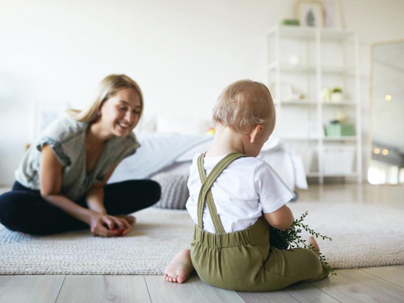 Ανοίγουν οι αιτήσεις για voucher έως 500 ευρώ για γονείς – Πως μπορεί να πληρωθεί η γιαγιά