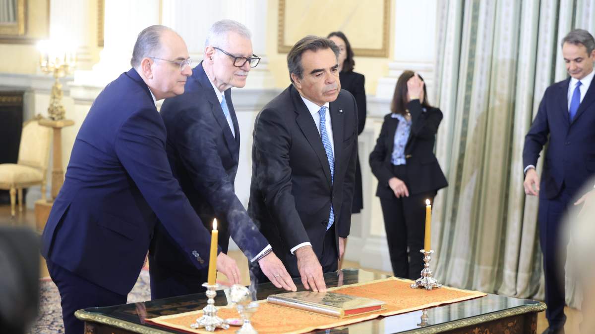 Προεδρικό Μέγαρο – Ανασχηματισμός: Ορκίστηκαν Μαργαρίτης Σχοινάς, Ευάγγελος Τουρνάς και Μακάριος Λαζαρίδης