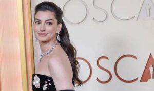 Η Αν Χάθαγουεϊ ανακηρύχθηκε από το People ως η πιο όμορφη γυναίκα στον κόσμο για το 2026