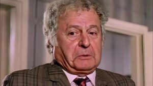 Κηδεύτηκε παρουσία ελαχίστων συναδέλφων του ο πασίγνωστος ηθοποιός του ελληνικού κινηματογράφου – Το φpıκτό του τέλος