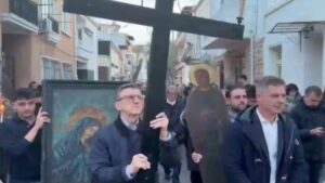 Άρης Πορτοσάλτε: Στην Κωνσταντινούπολη τον έβαλαν να κρατήσει τον Σταυρό του Μαρτυρίου