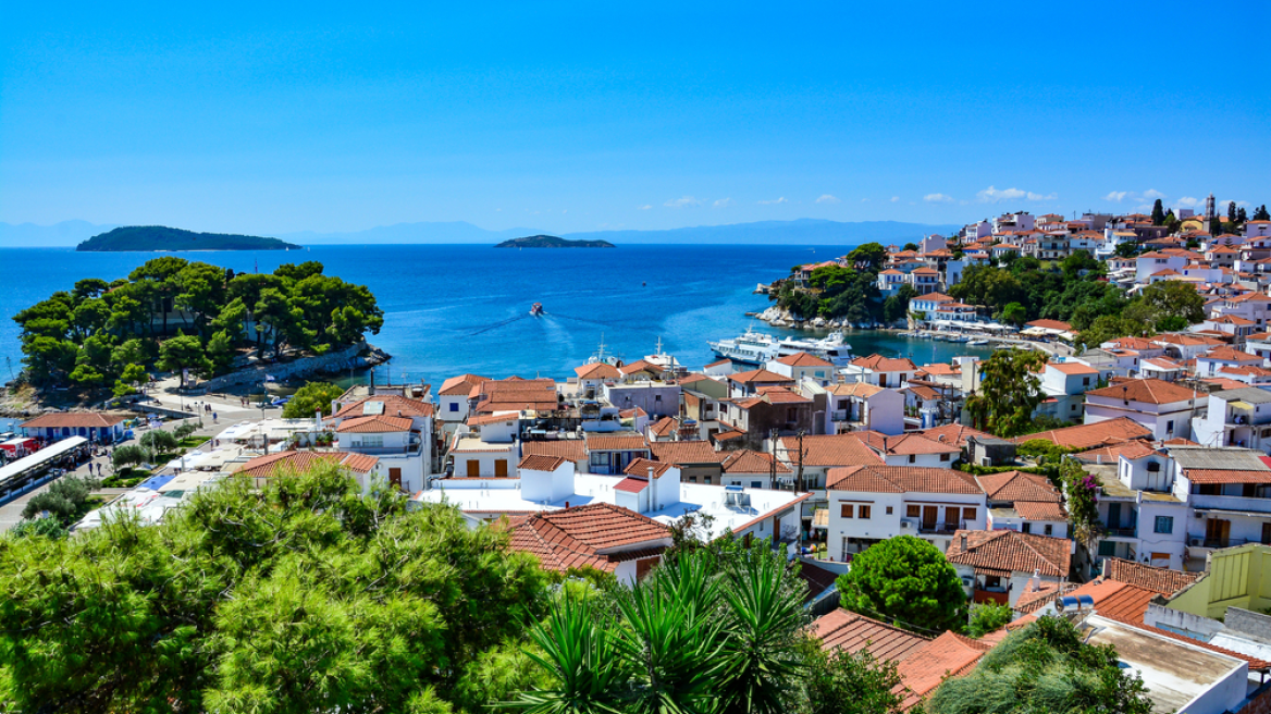 Σε σoκ στο νησί: Οι πρώτες πληροφορίες για τον σεισμό 4,7 ρίχτερ που ταpακούνησε και την Αττική