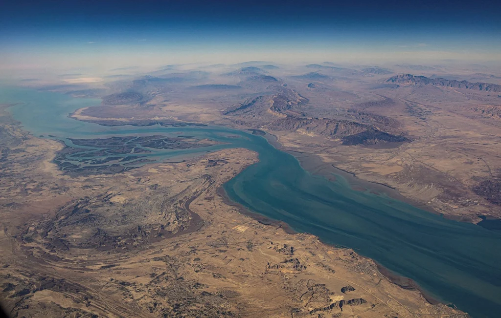 Το Ιράν ανοίγει τα Στενά του Ορμούζ για όσο διαρκεί η εκεχειρία στο Λίβανο