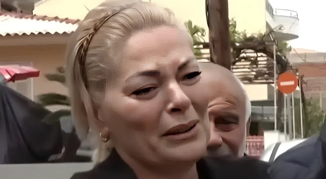 Δεν άντεξε τον πόνο στην κηδεία της κόρης της – Μόλις μαθεύτηκε για την μητέρα της Μυρτώς