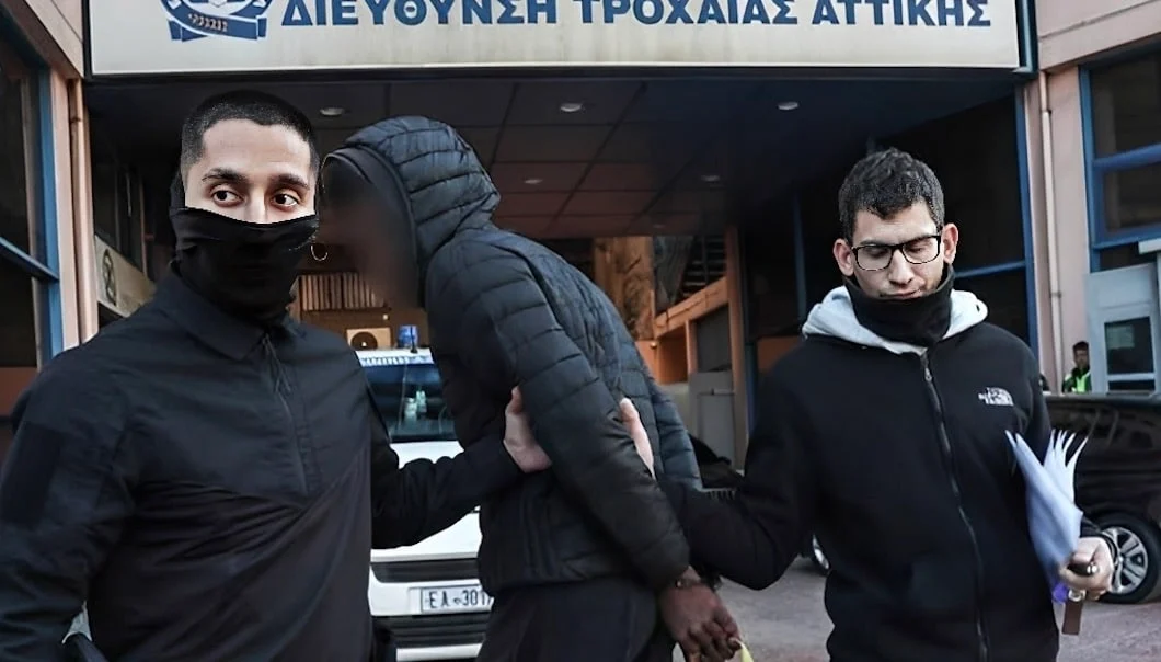 Λιοσίων: «Η κόλαση είναι τίποτα μπροστά σε αυτή που αντιμετωπίζουμε», λέει ο πατέρας της 16χρονης που παρασύρθηκε από τον Σουδανό