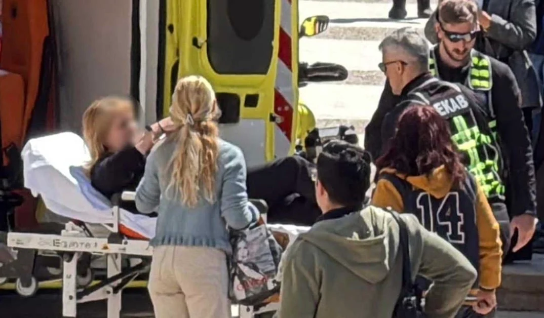 ΜΑΚΕΛΕΙΟ ΣΕ ΕΦΚΑ – ΗΛΙΚΙΩΜΕΝΟΣ ΜΠΗΚΕ ΜΕΣΑ ΜΕ ΚΑΡΑΜΠΙΝΑ ΚΑΙ ΑΡΧΙΣΕ ΝΑ ΠΥΡΟΒΟΛΑΕΙ ΚΟΣΜΟ