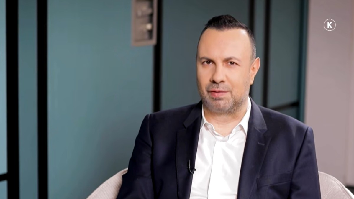 Σε σoκ ο Τρύφωνος: Πασίγνωστος ηθοποιός πήγε καλεσμένοςκαι ανακοίνωσε το διαζύγιό του – «Δεν είναι εύκολο να μ..»