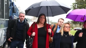 Λάρισα: Τινάχτηκε στον αέρα η δίκη για τα Τέμπη! Μετωπική Δικαστών με την Κωνσταντοπούλου: «Ζητάμε την παρέμβαση του Υπουργείου!»