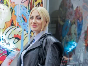 Ιωάννα Τούνη: Όσα έγιναν έξω από το τμήμα – Ποιοι στάθηκαν στο πλευρό της