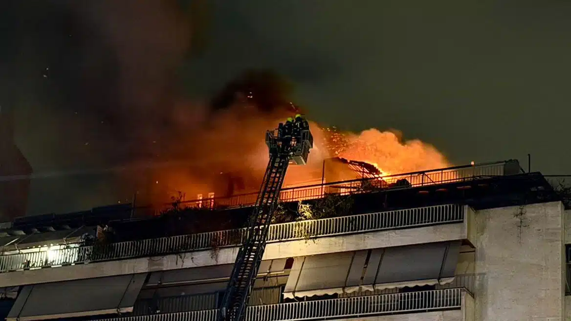 Τραγωδία στη Νέα Σμύρνη – Νεκρή μια γυναίκα από τη φωτιά στο διαμέρισμα