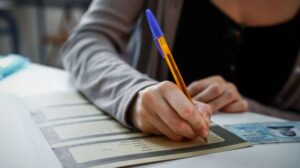 Ηλιούπολη: Γονείς ζητούν μοριοδότηση για τους μαθητές που δίνουν Πανελλαδικές μετά τη διπλή τραγωδία