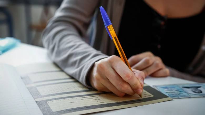 Ηλιούπολη: Γονείς ζητούν μοριοδότηση για τους μαθητές που δίνουν Πανελλαδικές μετά τη διπλή τραγωδία