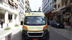 ΕΚΤΑΚΤΟ – Νεκρή 34χρονη μητέρα δύο παιδιών μετά από πτώση από τον 3ο όροφο