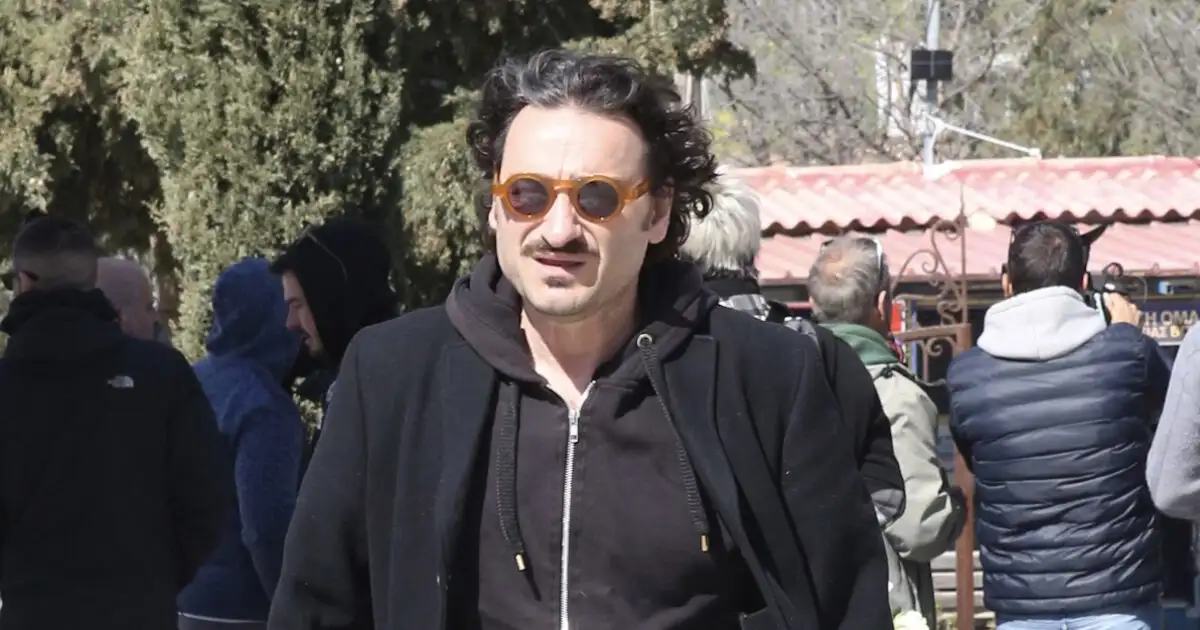 Δύσκολες ώρες για τον Βασίλη Χαραλαμπόπουλο: Βαρύ πένθος για τον αγαπημένο ηθοποιό – Η σπαρακτική ανάρτηση