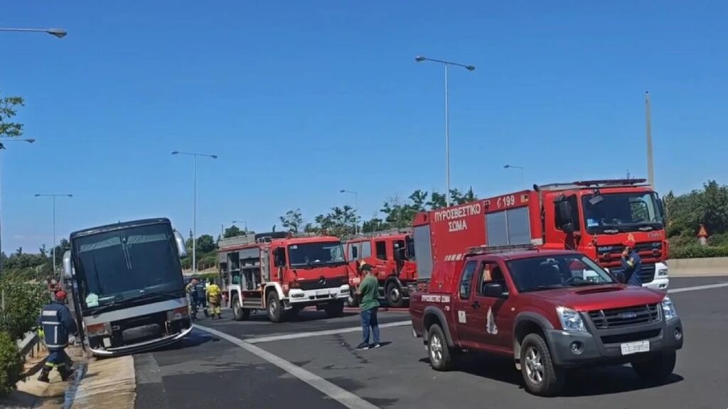 ΣΥΝΑΓΕΡΜΟΣ ΤΩΡΑ ΣΤΗΝ ΧΩΡΑ: ΛΕΩΦΟΡΕΙΟ ΓΕΜΑΤΟ ΚΟΣΜΟ ΠΗΡΕ ΦΩΤΙΑ ΕΝ ΚΙΝΗΣΕΙ – ΤΡΟΜΟΣ ΓΙΑ ΤΟΥΣ ΕΠΙΒΑΤΕΣ