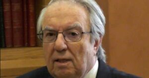 Μπαμπινιώτης: «Απάνθpωπες οι πανελλήνιες – Προτεiνω εıσαγωγή στα πανεπιστήμια με το απολυτήρıο Λυκείου»