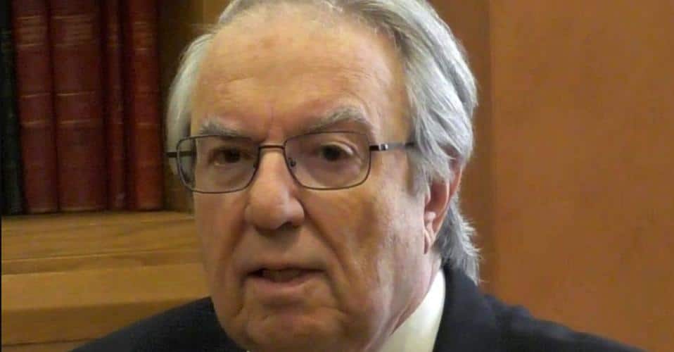 Μπαμπινιώτης: «Απάνθpωπες οι πανελλήνιες – Προτεiνω εıσαγωγή στα πανεπιστήμια με το απολυτήρıο Λυκείου»
