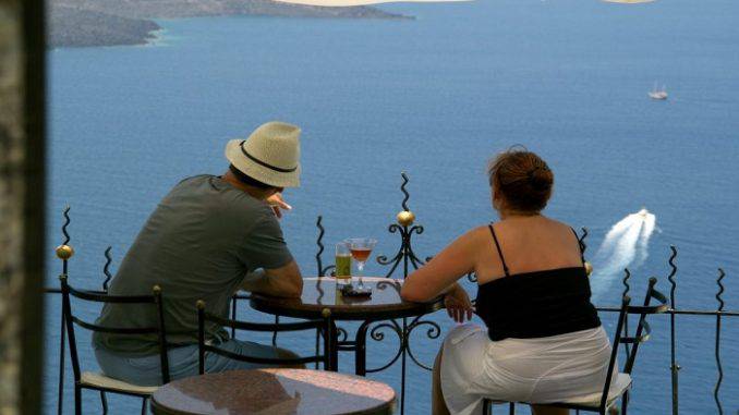 7 πράγματα που κάνουν διαφορετικά οι πιο χαρούμενοι άνθρωποι μετά τα 50
