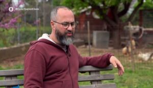Ο Βαγγέλης και η Ευγενία άφησαν την Αθήνα μετά τις φωτιές – Η νέα ζωή που τους άλλαξε τα πάντα και ξαναγεννήθηκαν σε ένα χωριό στην Εύβοια