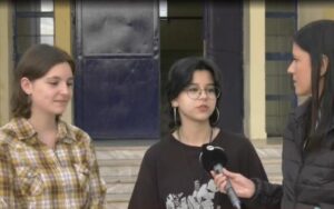 Οι δυο μαθήτριες της Α’ Λυκείου από τη Θεσσαλονίκη που πήραν το πρώτο βραβείο ανάμεσα σε 30 χώρες – Μια επιτυχία που ξεχωρίζει