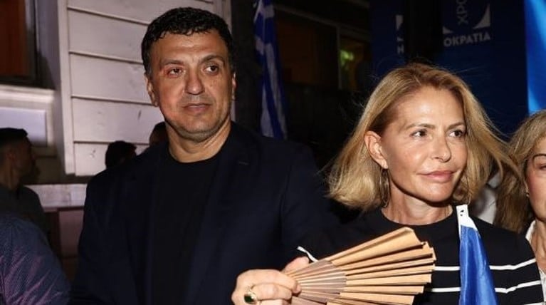 Η Τζένη Μπαλατσινού στον αργαλειό – Η οικογενειακή εξόρμηση στα χωριά της Ηπείρου