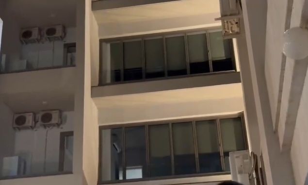 Μεγάλη τραγωδία σήμερα – Γυναίκα έπεσε από τον 4ο όροφο πολυκατοικίας και σκοτώθηκε ενώ καθάριζε