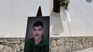 ΤΙ ΕΚΑΝΑΝ ΣΤΟΝ ΤΑΦΟ ΤΟΥ ΝΙΚΗΤΑ ΜΙΑ ΒΔΟΜΑΔΑ ΜΕΤΑ ΤΗ ΔΟΛΟΦΟΝΙΑ ΤΟΥ