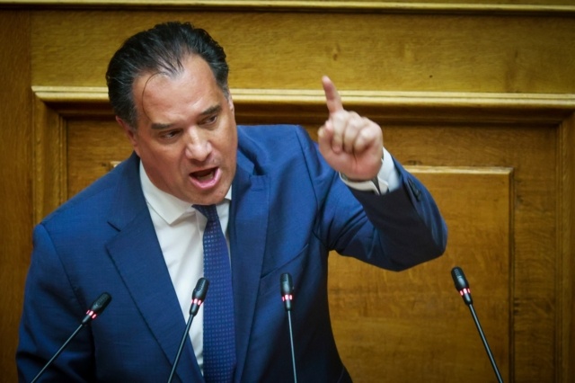 «Κλείνει» τα στόματα ο Άδωνις Γεωργιάδης: Ανέβασε από μόνος του την φωτογραφία… με την άλλη γυναίκα και ξεκαθαρίζει την θέση του