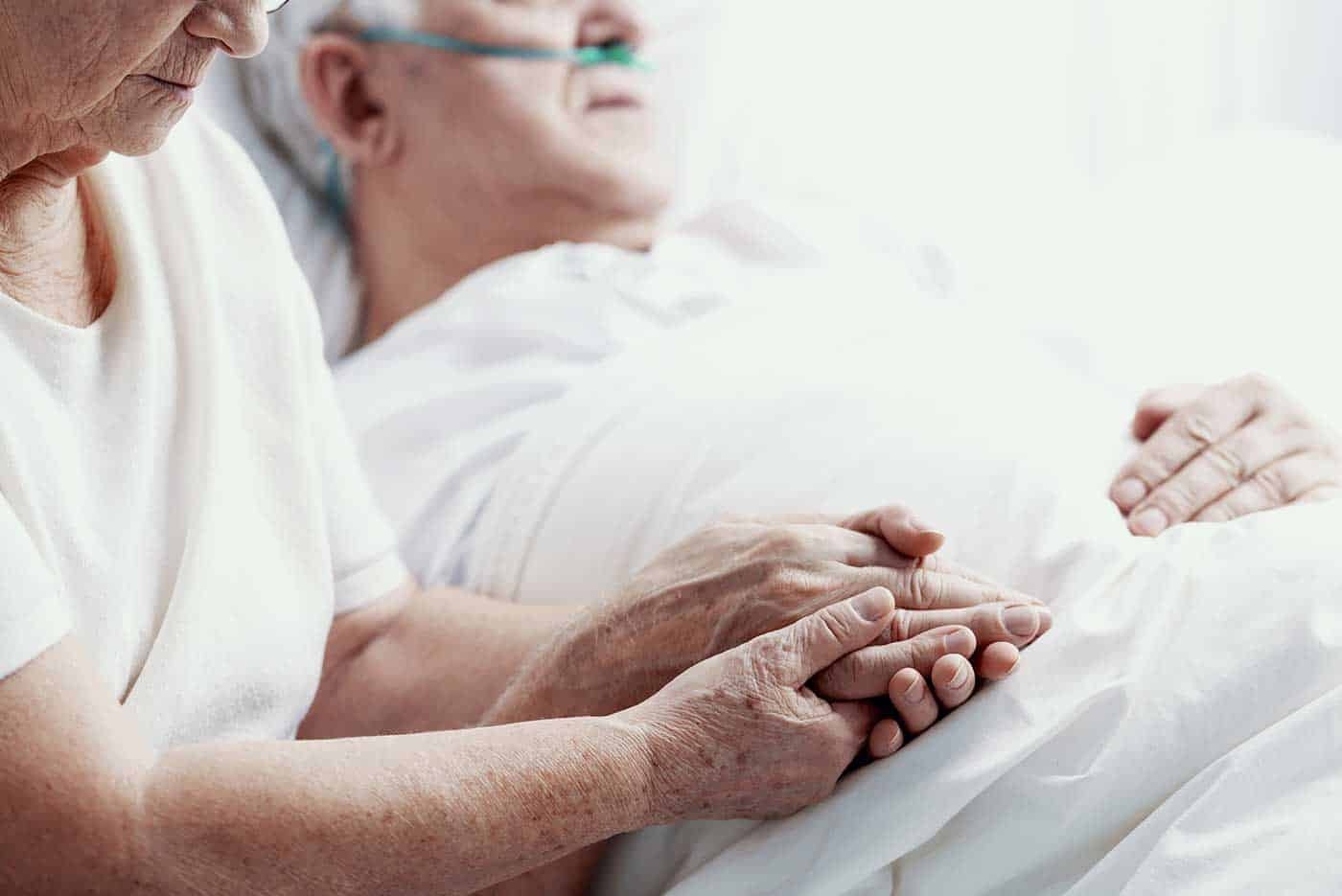 5 σημάδια που μπορεί να δείχνουν οι ηλικιωμένοι έναν χρόνο πριν πεθάνουν
