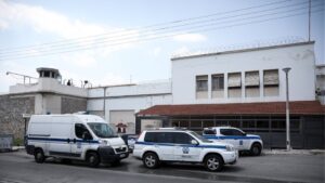 ΕΚΤΑΚΤΟ ΤΩΡΑ ΓΙΑ ΤΟΝ 54ΧΡΟΝΟ – ΜΑΘΕΥΤΗΚΕ ΤΙ ΤΟΥ ΕΚΑΝΑΝ ΜΟΛΙΣ ΕΦΤΑΣΕ ΣΤΗ ΦΥΛΑΚΗ