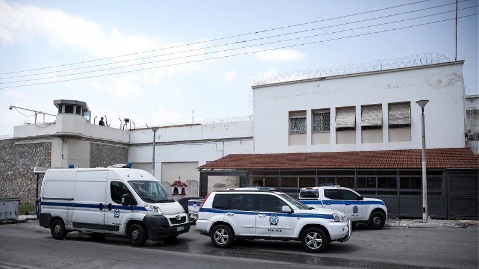ΕΚΤΑΚΤΟ ΤΩΡΑ ΓΙΑ ΤΟΝ 54ΧΡΟΝΟ – ΜΑΘΕΥΤΗΚΕ ΤΙ ΤΟΥ ΕΚΑΝΑΝ ΜΟΛΙΣ ΕΦΤΑΣΕ ΣΤΗ ΦΥΛΑΚΗ
