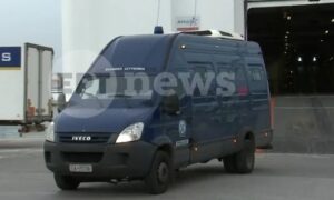 ΕΚΤΑΚΤΟ ΤΩΡΑ ΓΙΑ ΤΟΝ 54ΧΡΟΝΟ – ΜΑΘΕΥΤΗΚΕ ΤΙ ΤΟΥ ΕΚΑΝΑΝ ΜΟΛΙΣ ΕΦΤΑΣΕ ΣΤΗ ΦΥΛΑΚΗ