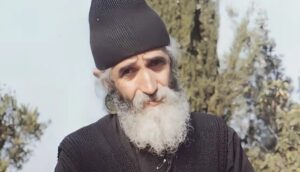 Άγιος Παΐσιος: «Σε τού­τη την ζωή οι φι­λό­τι­μοι τα πλη­ρώ­νουν όλα»