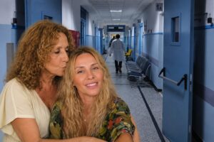 Ραγίζει καρδιές η μητέρα της Γωγώς Μαστροκώστα: «Δύο χρόνια παλεύει το παιδί μου» – Η τελευταία σκληρή ανακοίνωση των γιατρών