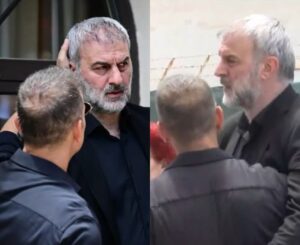 Συγκλονιστική στιγμή: Ο Τραϊανός Δέλλας στην αγκαλιά του Ντέμη στη κηδεία της Γωγώς Μαστροκώστα