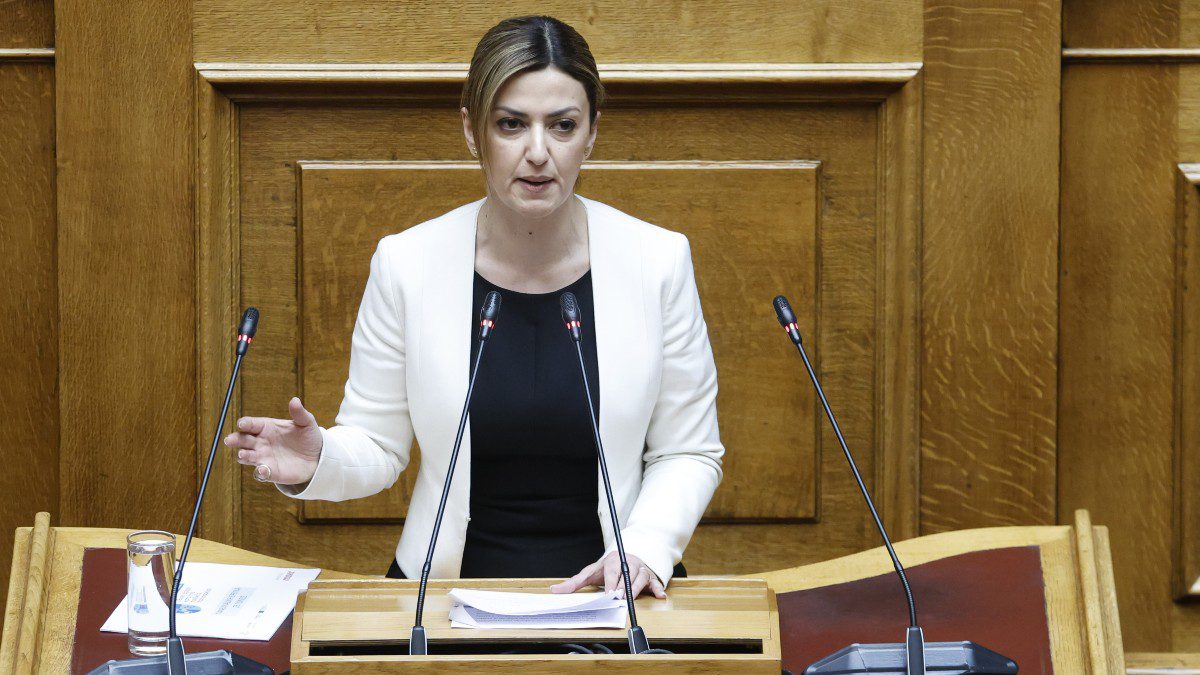 EKTAKTO για Ειρήνη Αγαπηδάκη - Μεταφέρθηκε από την Βουλή στον Ευαγγελισμό - Η κατάσταση της
